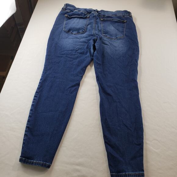 Maurices Jeans Women Plus 18 Regular Mid Rise Blue Skinny Jeans Outdoors 36x28.5 - Picture 13 of 13